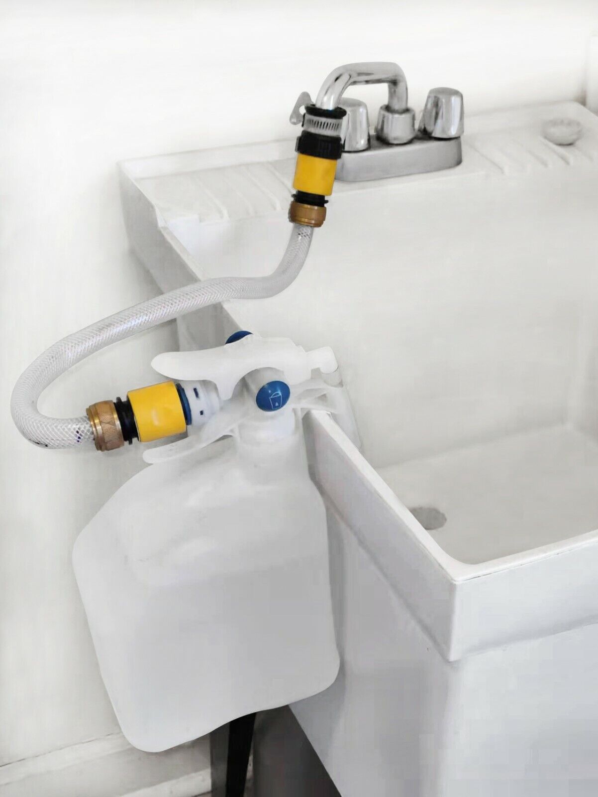 Hand-held Bottle Top Proportioner, Chemical Dispensing System, Precision Chemical Dilution Operation for Supermarket, Restaurant, 8188-Sample